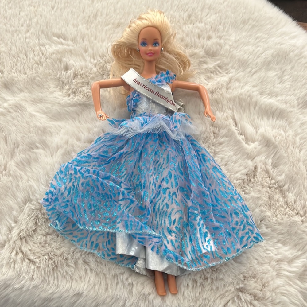 1991 American Beauty Queen Barbie Doll Mattel Blonde 90's